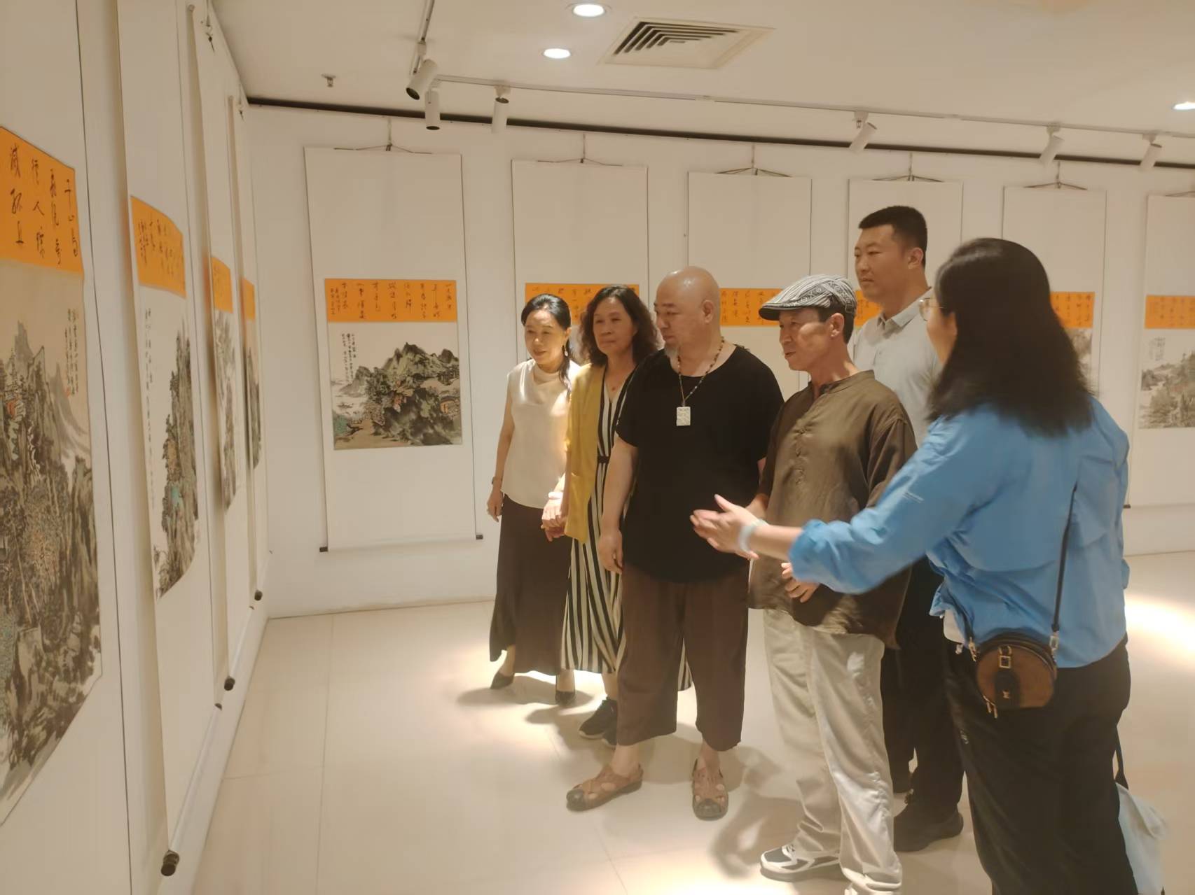 警徽下的笔墨情——警官李伟平的书画情怀